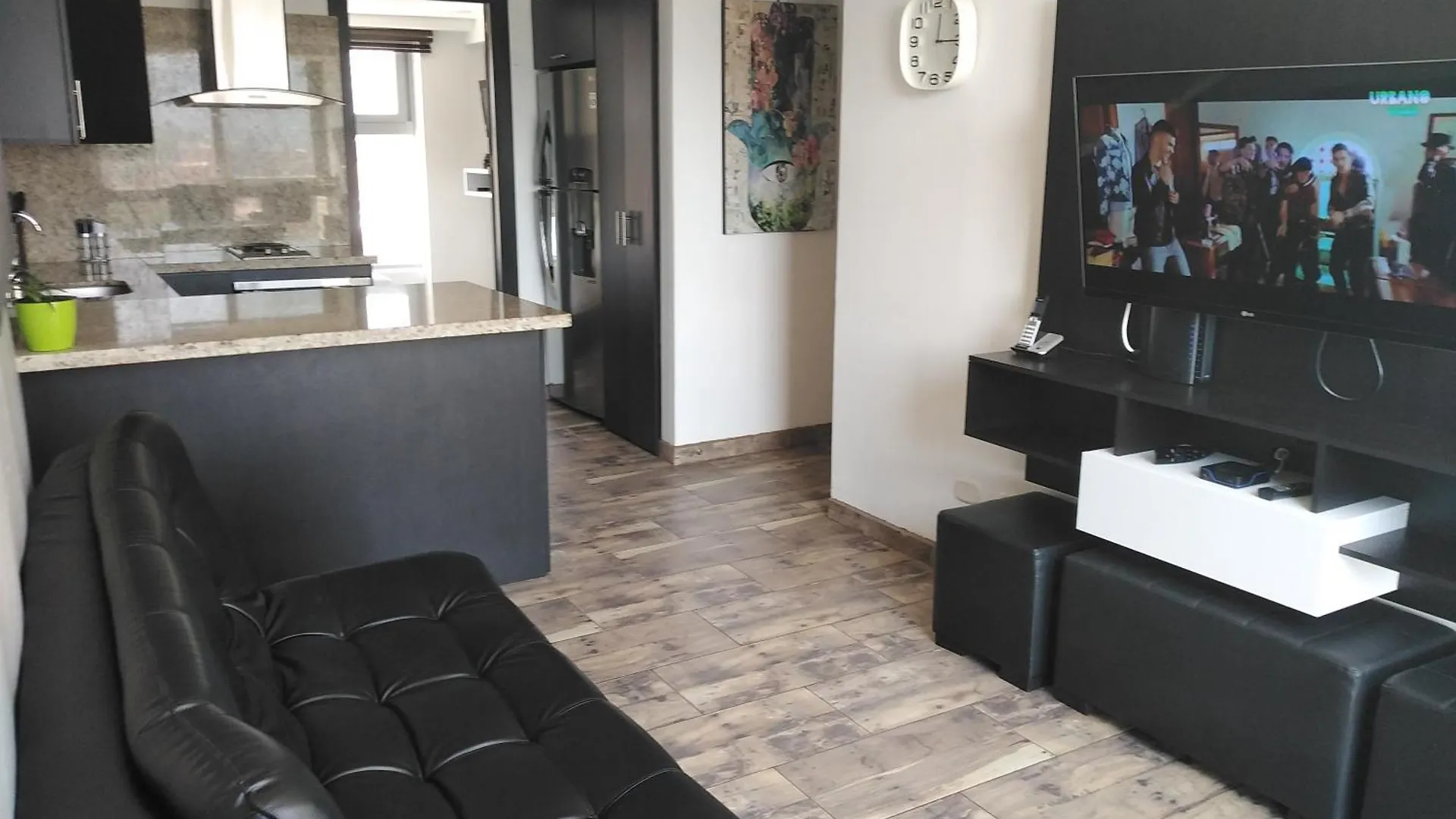 Apartasuites Av Medellin